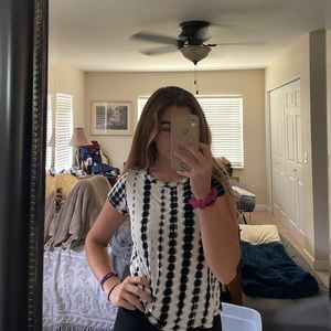 Medium White and navy tee with knot at bottom